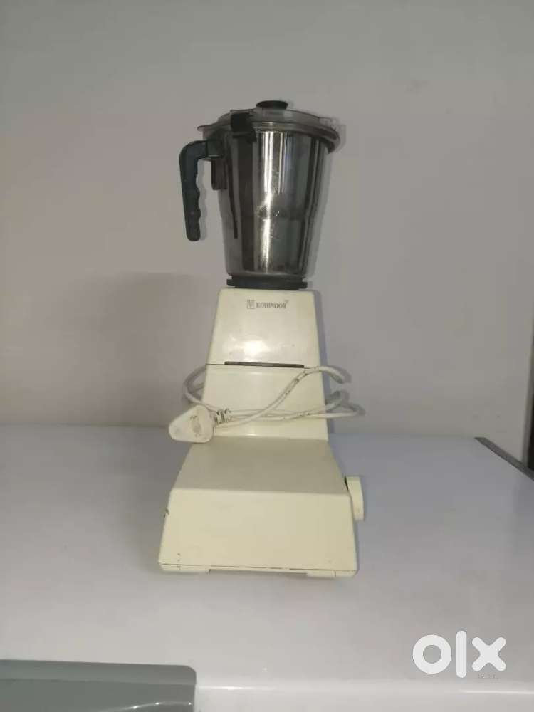 Mixer with juicer