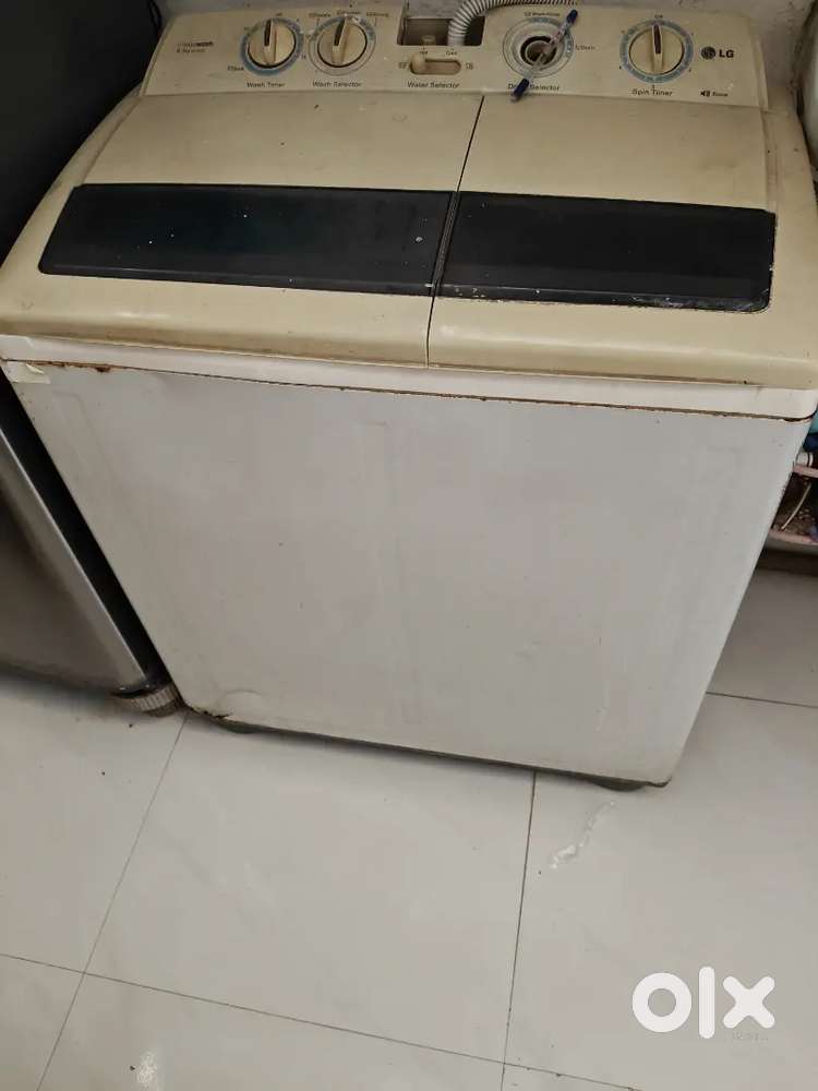 LG semi automatic washing machine