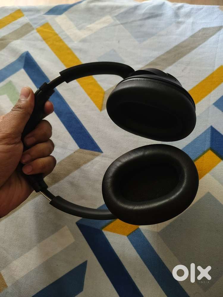 Sony WH-CH720N with Active Noise Cancellation  Mint Condition