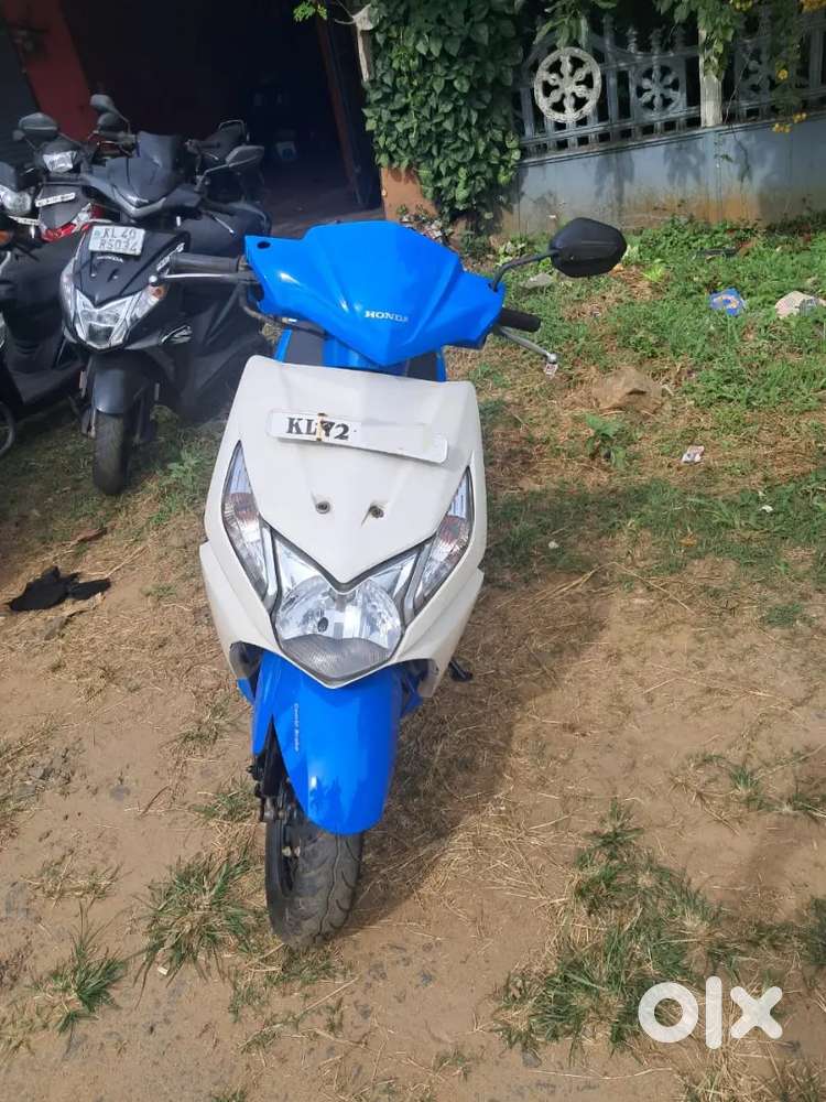 നമ്പർ ഫോട്ടോയിൽ ഉണ്ട്