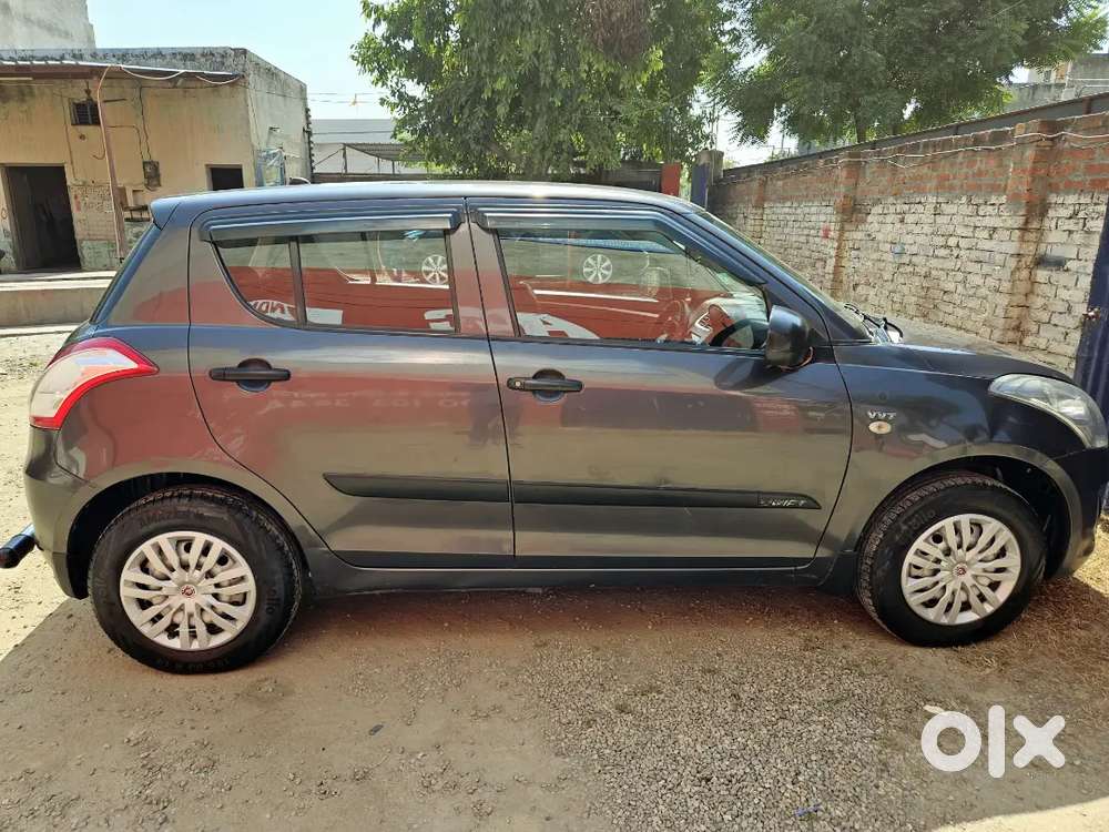 Maruti Suzuki Swift 2016 Petrol , CNG 72000 Km Drive