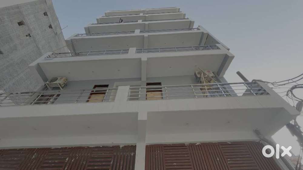 Single/Private Room PG in Noida Sector 44 Near Amity University