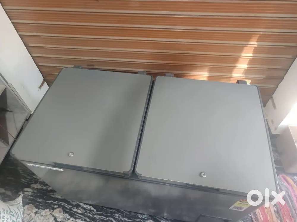 Voltas deep freezer 330 liter