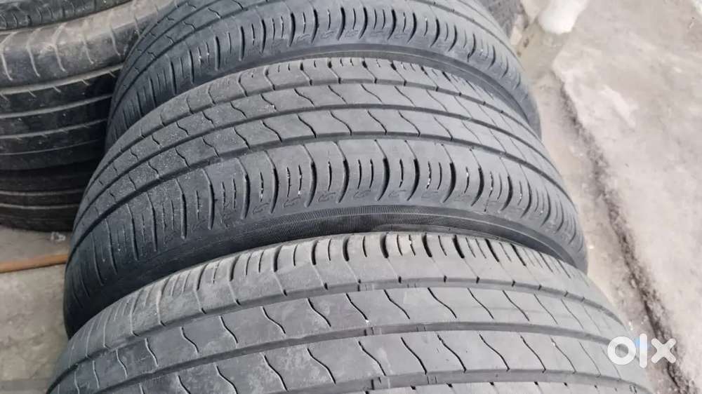195/55/R16 MRF  90% life 2023