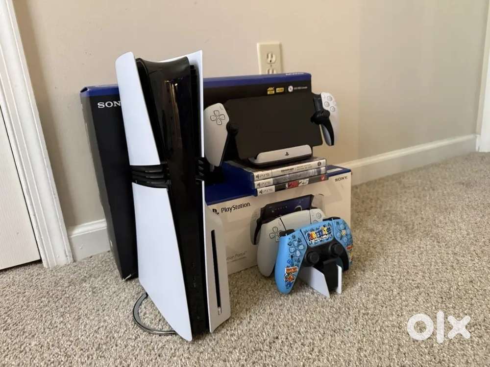 Sony PlayStation 5 Pro 2TB  Controllers