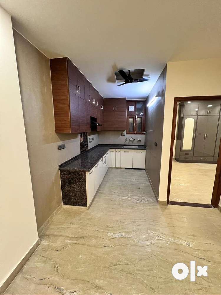 3BHK semi furnished builder floor for rent in Dwarka sector 8