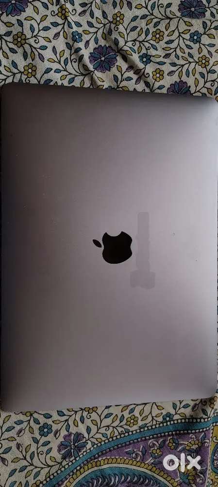 MacBook pro 13 inches(8/128gb)