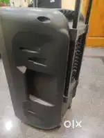Speaker with wireless mic