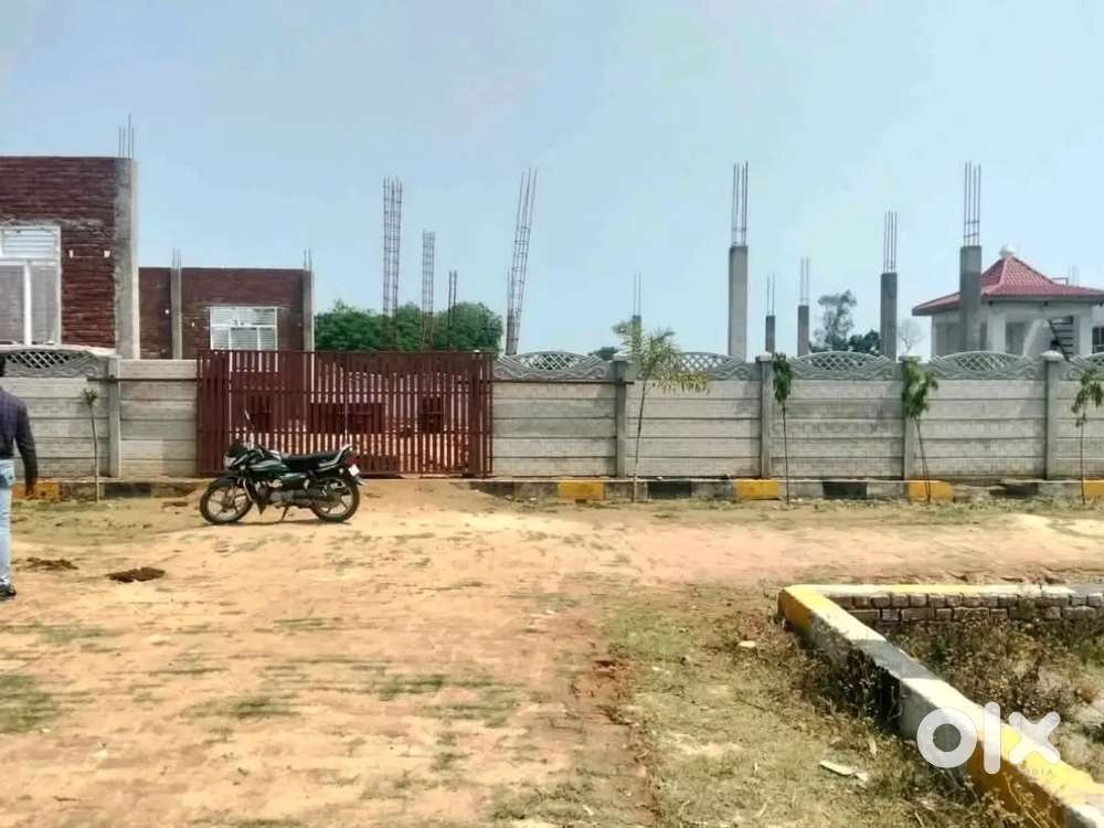 बिल्कुल आबादी वाले क्षेत्र में मकान फुल कंपलीट मकान सीतापुर रोड पर