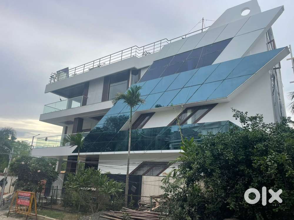 5bhk Individual Bungalow in Casuarina Drive Neelankarai