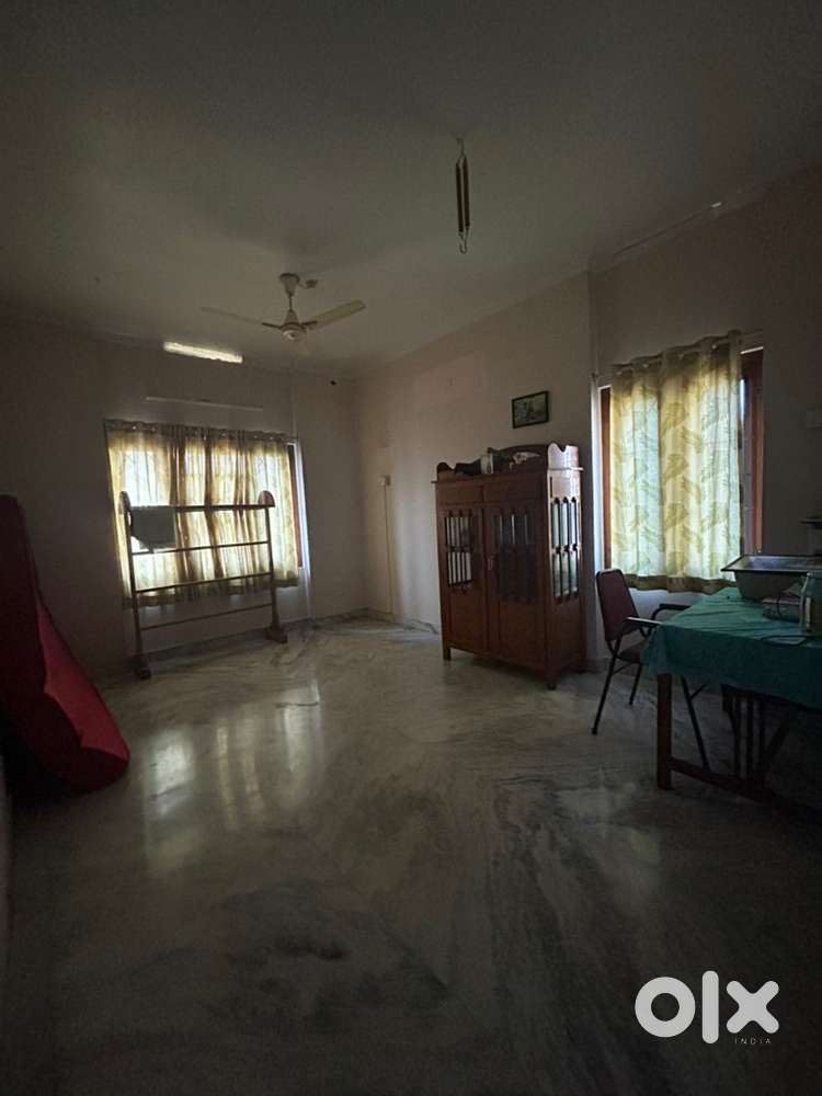 Spacious 3 BHK with attached bathrooms , 2 balconies for rent