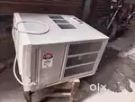 HITACHI WINDOW AC 1 TON  IN RUNING CONDITION