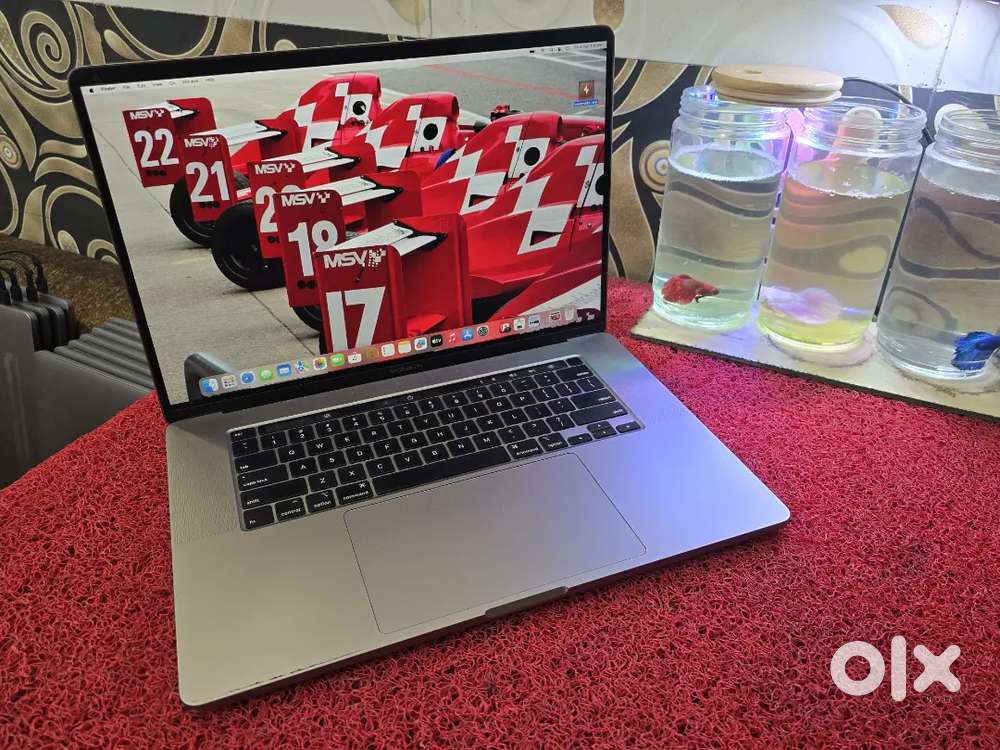 Apple Macbook Pro 2020 i7 16gb 512gb 5.5gb Graphics 16inch Retina