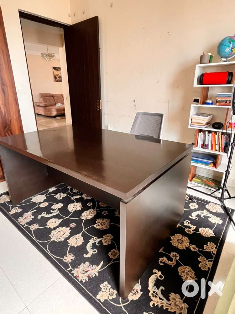 Office table / manager desk / computer table