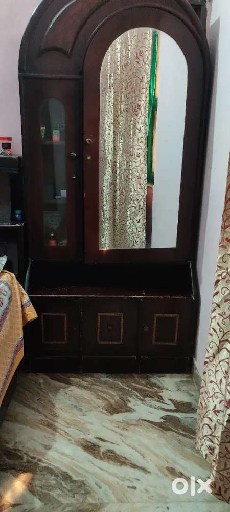 Dressing Table and bed Good condition