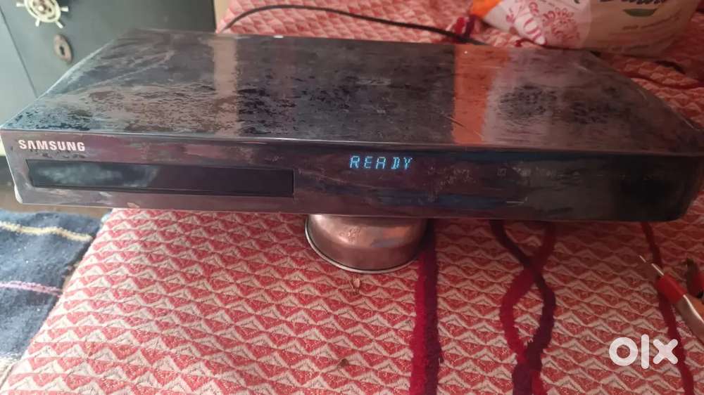 Samsung Blu Ray DVD player with bluetooth