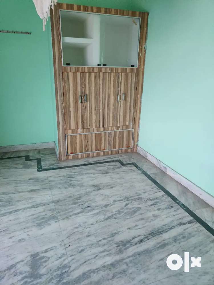 2BHk flats for rent near Lanka Trauma centre samne ghat