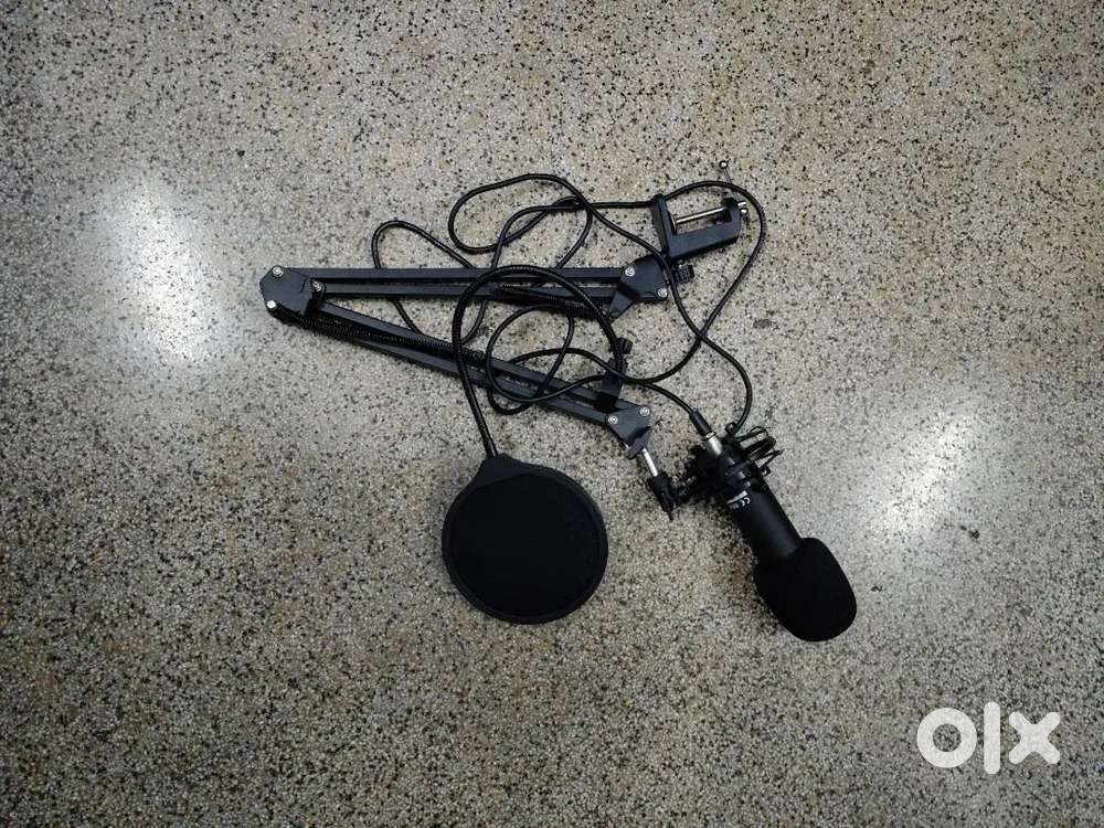 MAONO (Renewed Au-A04 Condenser Microphone Kit (Black) - USB