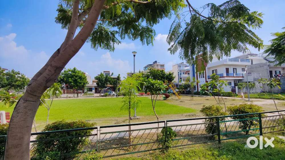 400sqyd park facing and B Road