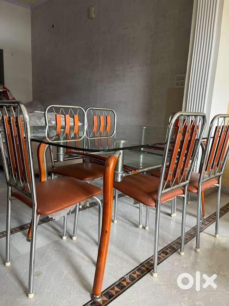 Dining table 6 seater
