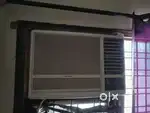 Urgent selling due to shifting, Hitachi 5 star 1.5ton AC