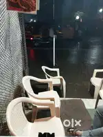 Vada pav nashta banaane waala ladka chahiye