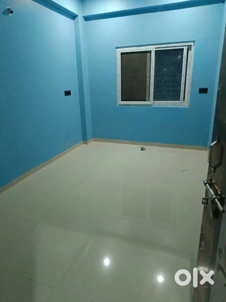 1room avilable hain. sandal garden k pass