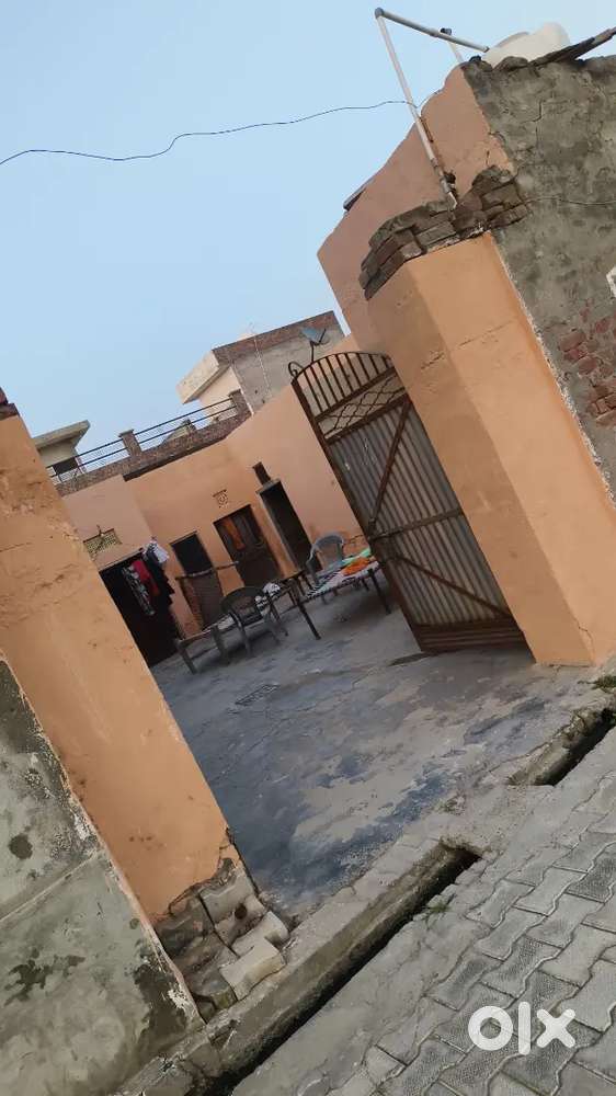 The house sale in Mallanwala centre only 15 lacs