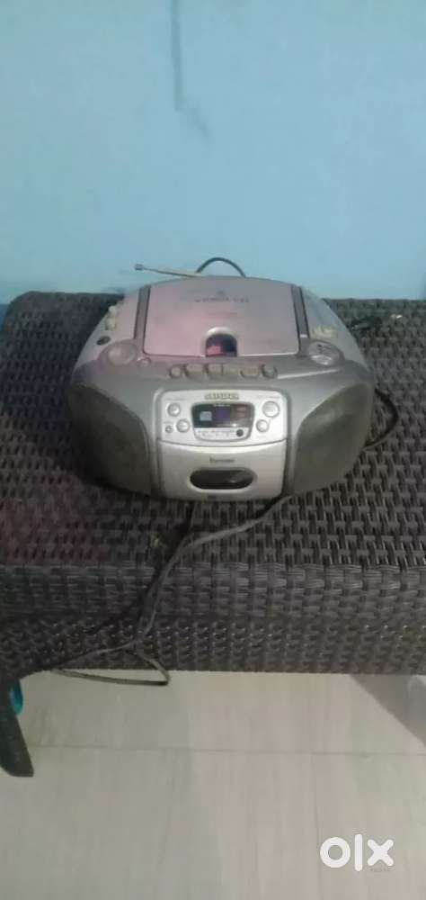 Compact disc stereo radio cassette recorder