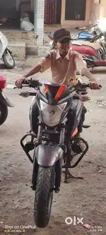 Best condition. Single hand use. First owner.honda hornet 160r