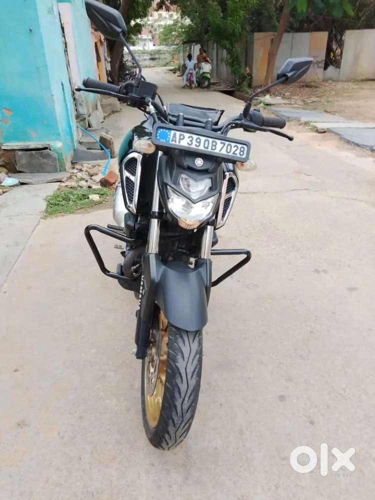 Yamaha FZS