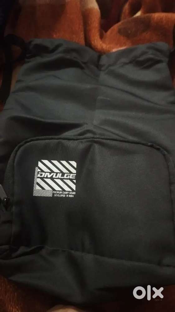 Black metero draws bag