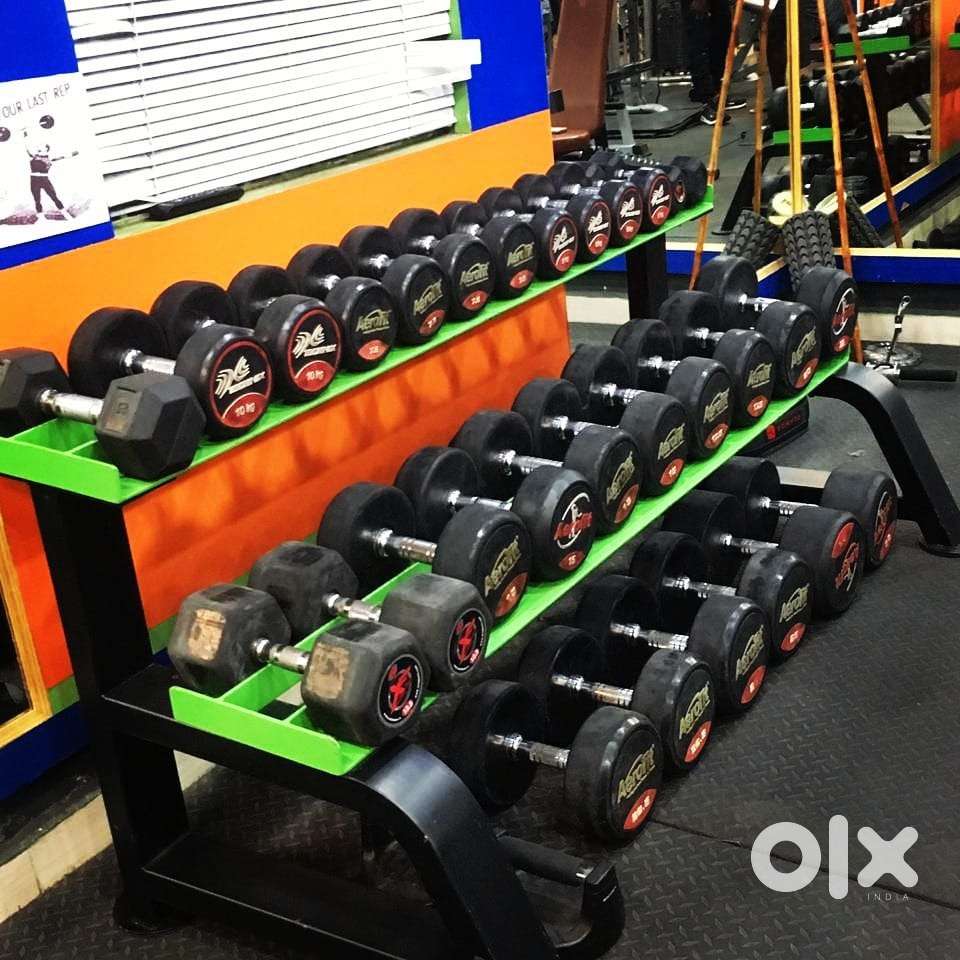 TRAINER MALE OR FEMALE