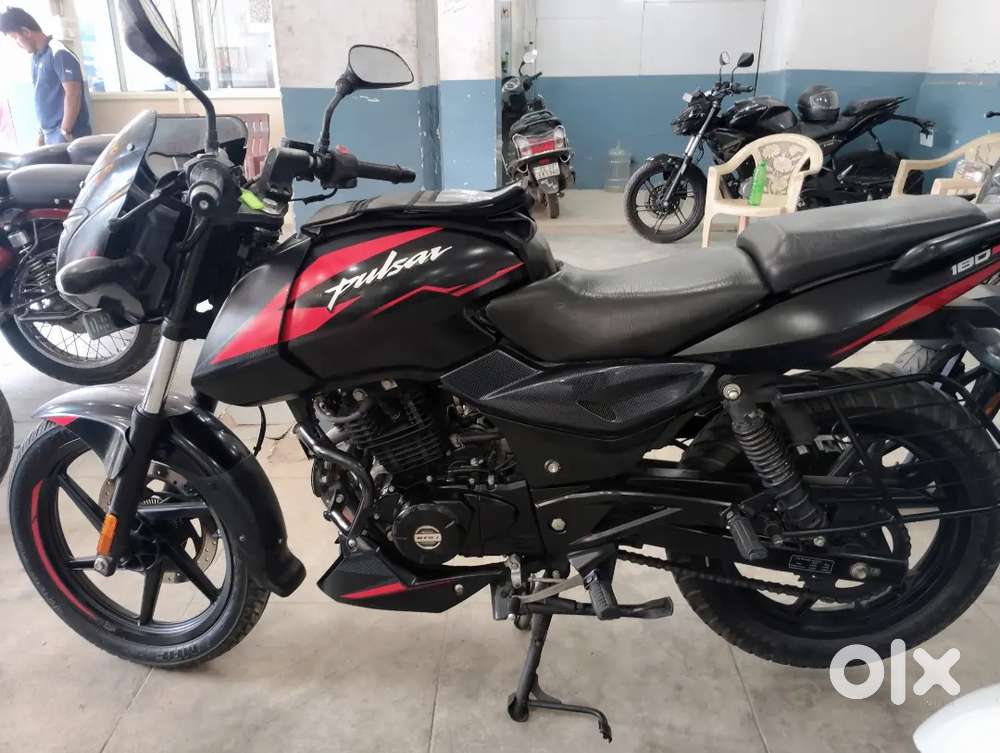 Pulsar 180, 2021 model, kms only 26000