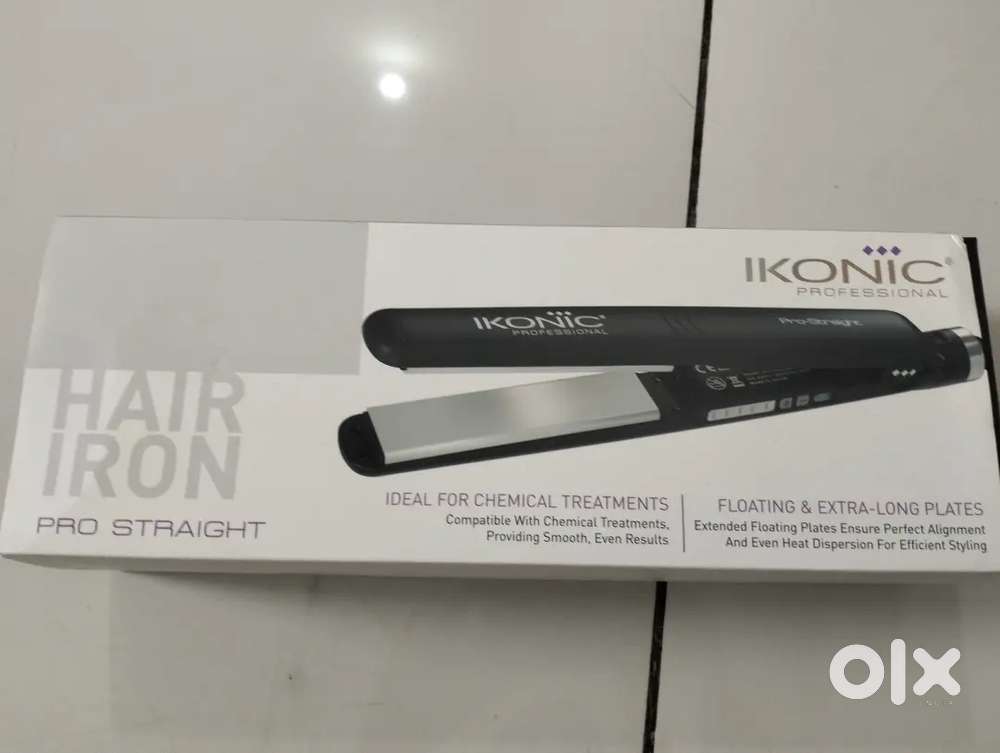Iconic hair straightener