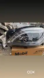 MERCEDES 4 MATIC HEADLIGHT (VREY GOOD CONDITION)