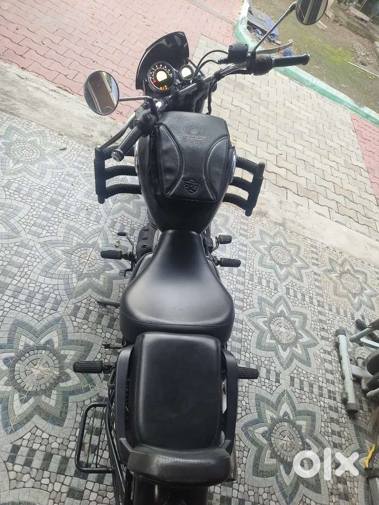 Meteor 350 stellar black