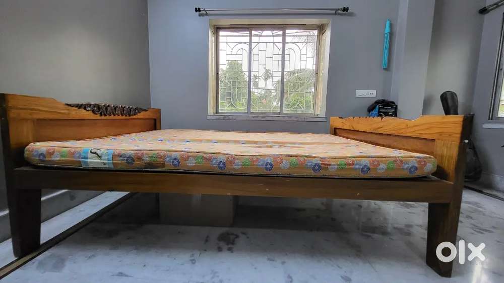 SEGUN WOOD queen size bed with matress