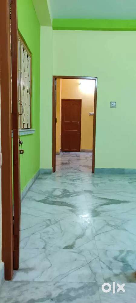 Unfurnishd hause for rent at kestopur hanapara,family bechlors allowed