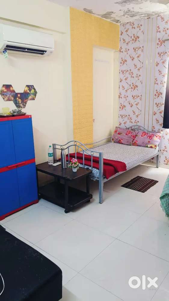 Pg room sirf men backir ke liye