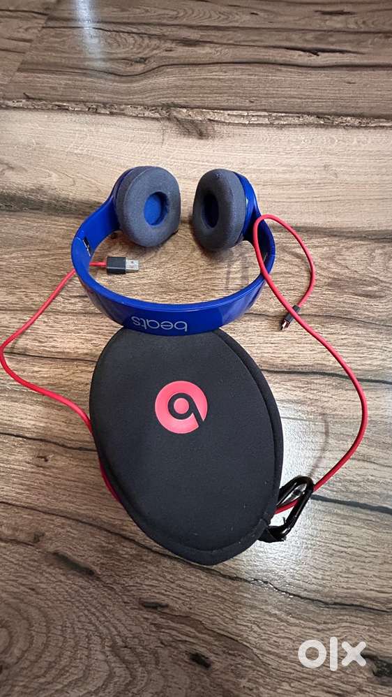 Canon Camera + Beats Headset