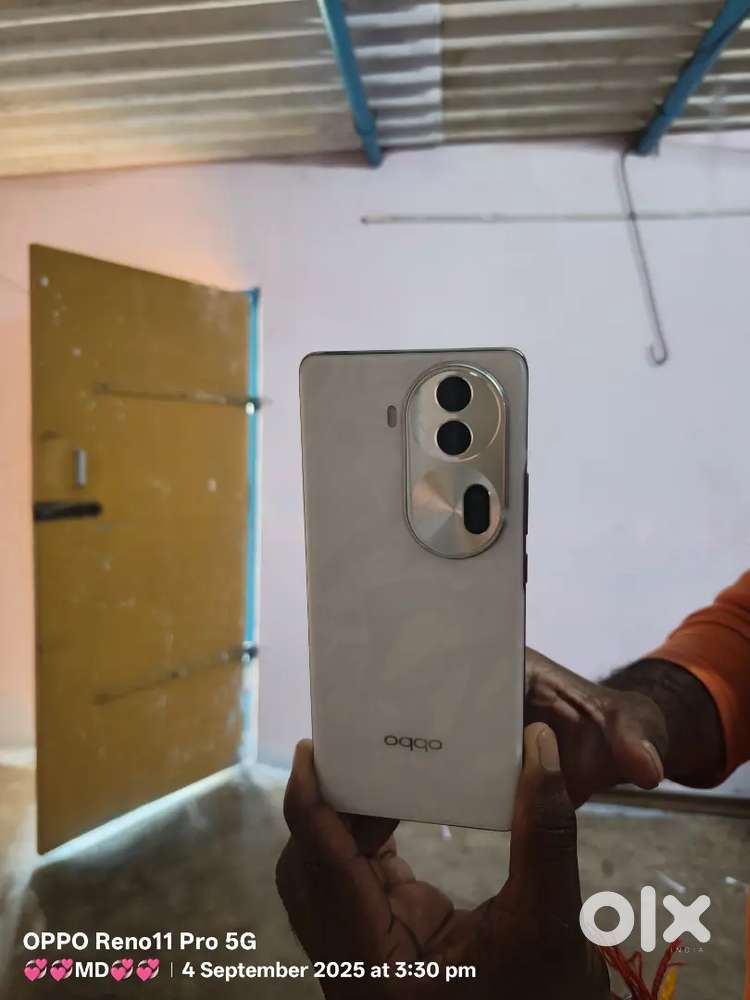 Oppo Reno 11 Pro 5G. 12+12 GB Ram 256 GB Storage Very Good Condition
