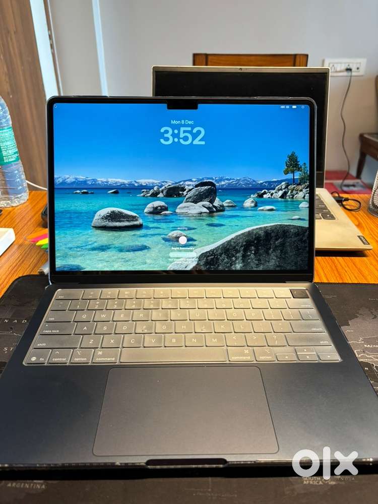 Mac book Air M4, 1 Month Old