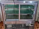 Want to sell Cold Cake Counter in V Good Condition