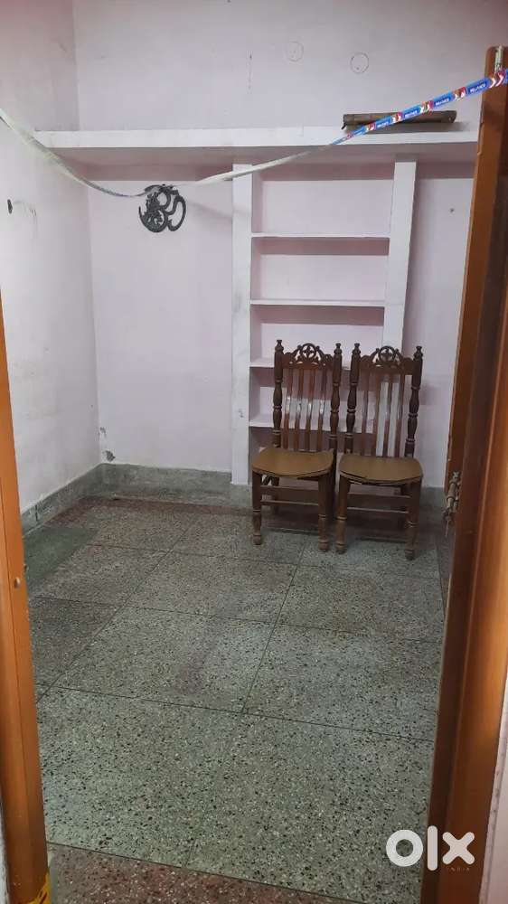 Rent =Office room or Signle peraon attached wash rooms