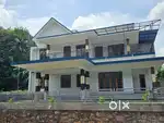 പാലാ - തൊടുപുഴ റോഡിൽ , വലിയ കുടുംബത്തിന്  ഒരു വലിയ വീട്