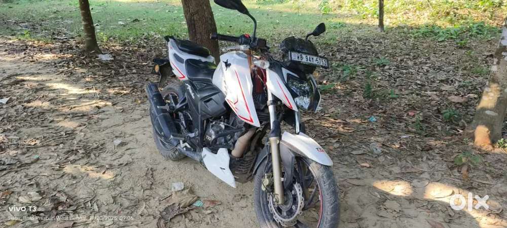 Apache RTR 200 4V