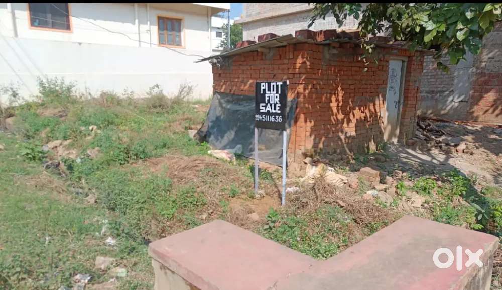 30x40 corner plot, East facing.