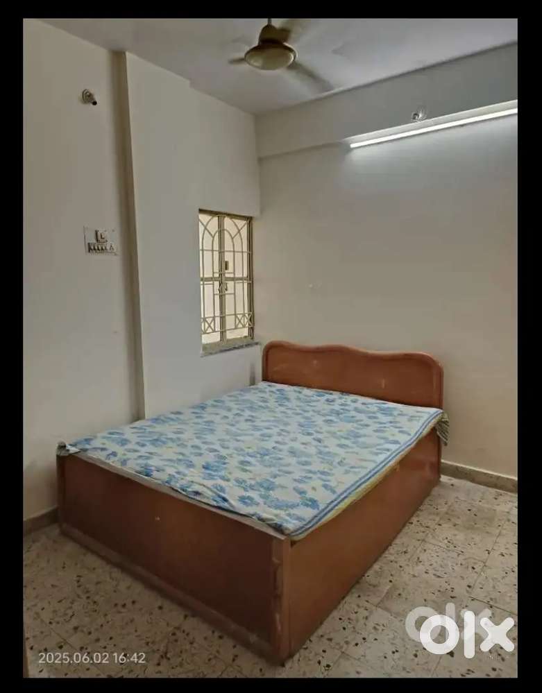 2 BHK Flat @ 19 / k Rent Medical square VR Mall Faimly / Bachllour