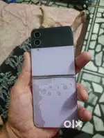 Flip 4  black dot on display